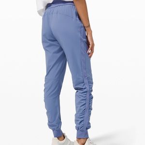 beyond the studio jogger (trade)